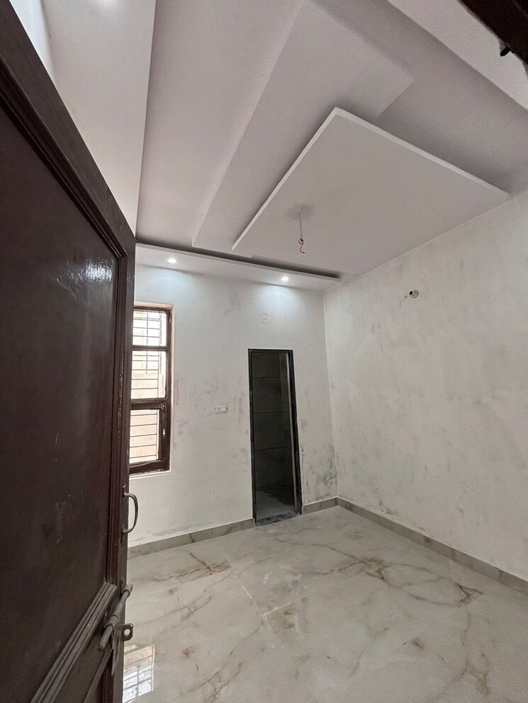 Room, kharar road 3 Bedroom 85 Sq.Yd. Independent House In Kharar Road Mohali 9252888