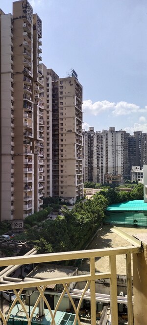 2.5 BHK Apartment For Rent in Mahagun Mywoods, Sector 16c Greater Noida