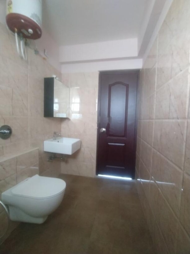 Bathroom, sjr-blue-waters 3 Bedroom 1200 Sq.Ft. Apartment In Off Sarjapur Road Bangalore 9252899