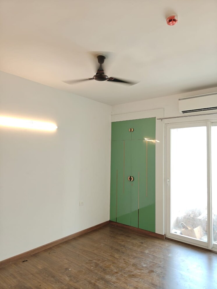 Room, imperia-prideville 2 Bedroom 900 Sq.Ft. Apartment In Sector 25 Yamuna Expressway Greater Noida 9252975