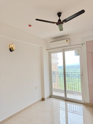 2 BHK Apartment For Rent in Imperia Prideville, Sector 25 Yamuna Expressway