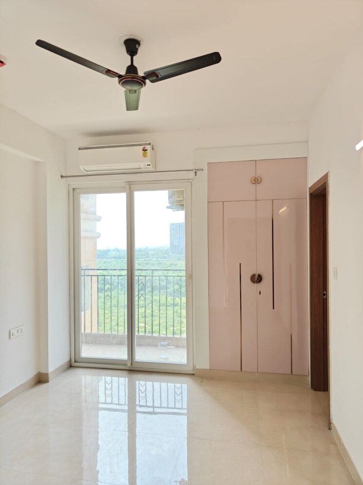 Room, imperia-prideville 2 Bedroom 900 Sq.Ft. Apartment In Sector 25 Yamuna Expressway Greater Noida 9252975