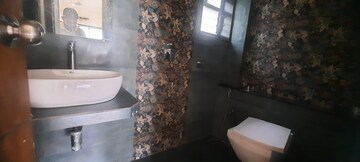 Attached Bathroom in 3 BHK Apartment at Shiv Parvati Apartments Andheri, Andheri West – for Rent