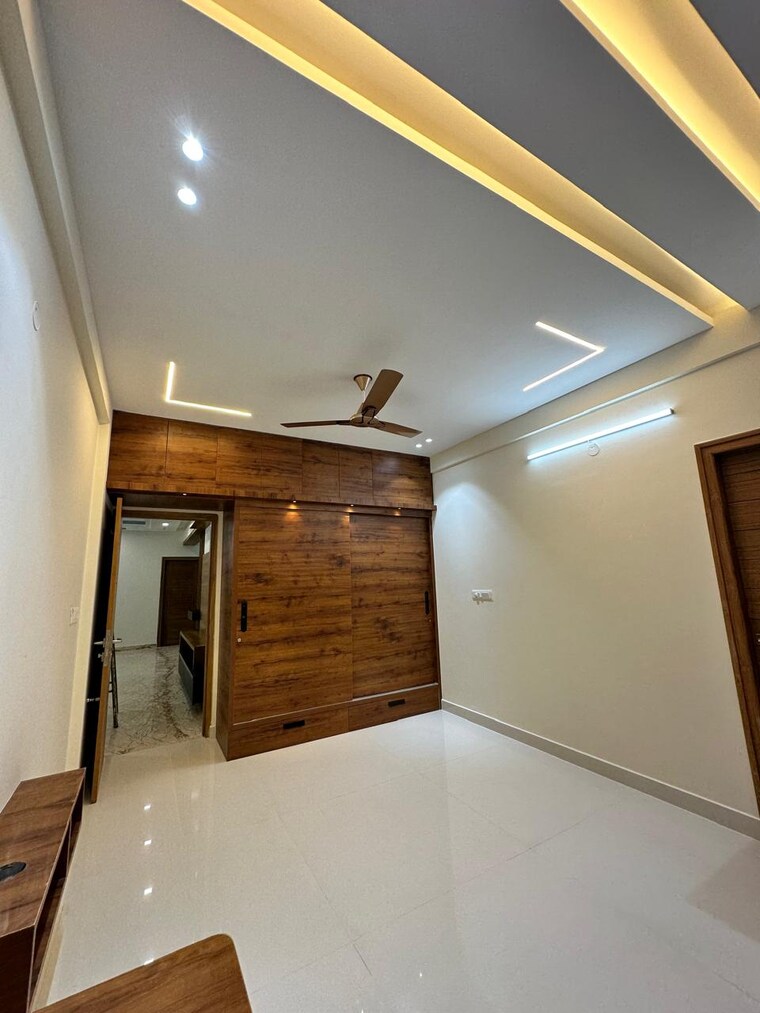 Room, benson town 3 Bedroom 1600 Sq.Ft. Apartment In Benson Town Bangalore 9252985