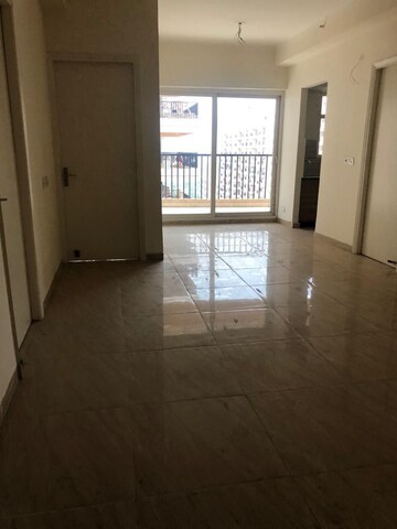 Room in 3 BHK Apartment at Gaur Atulyam, Omicron I Greater Noida – for Sale