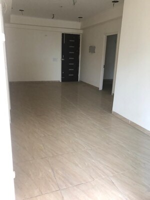 Room in 3 BHK Apartment at Gaur Atulyam, Omicron I Greater Noida – for Sale