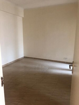 Room in 3 BHK Apartment at Gaur Atulyam, Omicron I Greater Noida – for Sale
