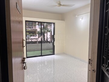 Room in 2 BHK Apartment at Goel Ganga Hill Mist Garden, Kondhwa – for Rent