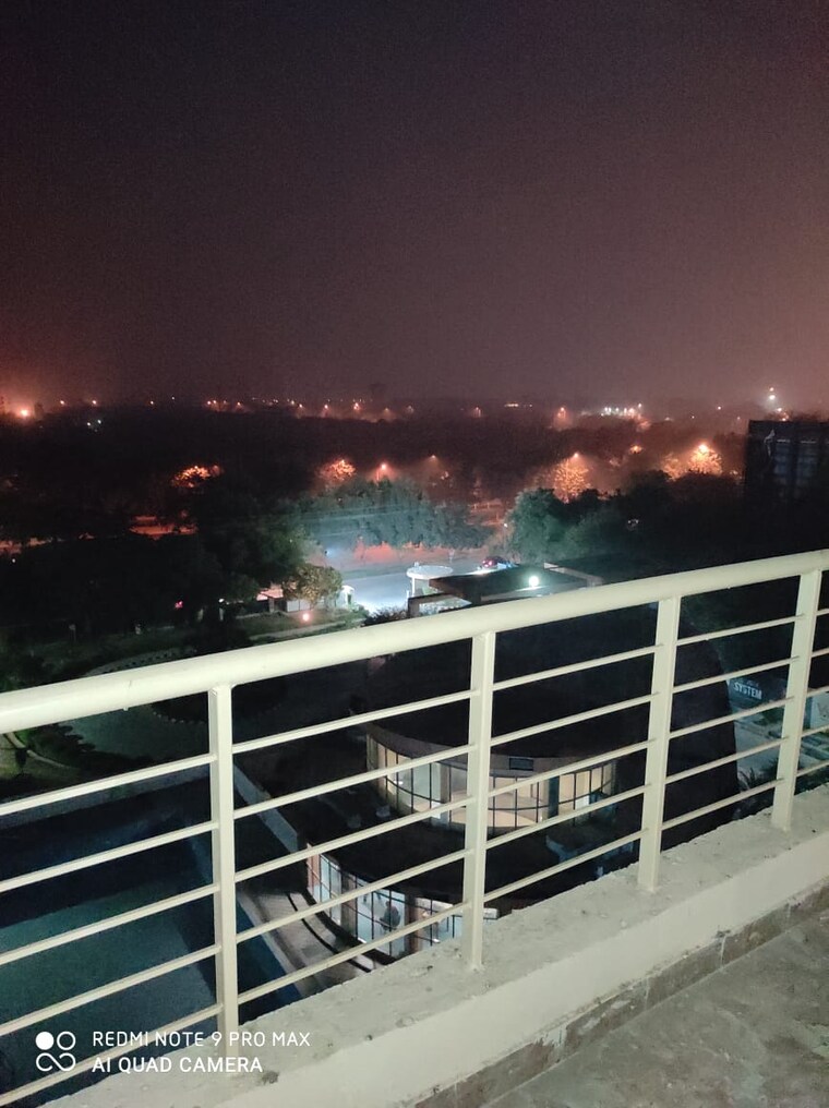 Balcony, supertech-czar-suites 1 RK 535 Sq.Ft. Apartment In Omicron I Greater Noida Greater Noida 9253050