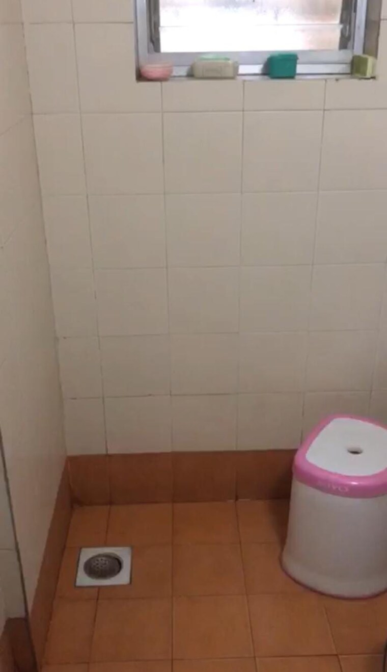 Bathroom, mahim 1 Bedroom 450 Sq.Ft. Apartment In Mahim Mumbai 9253056