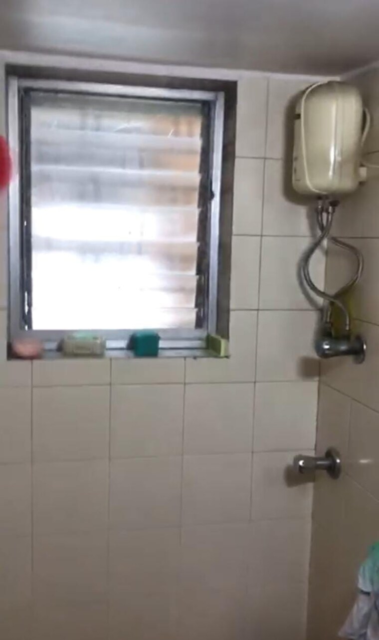 Bathroom, mahim 1 Bedroom 450 Sq.Ft. Apartment In Mahim Mumbai 9253056