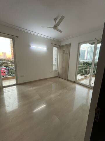 Room in 3 BHK Apartment at Ansal Plaza Sector-23, Sector 23 – for Rent