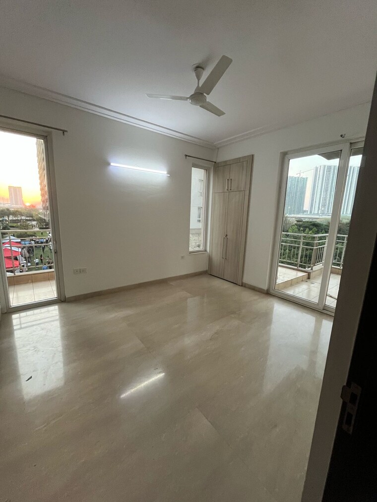 Room, ansal-plaza-sector-23 3 Bedroom 1991 Sq.Ft. Apartment In Sector 23 Gurgaon 9253045