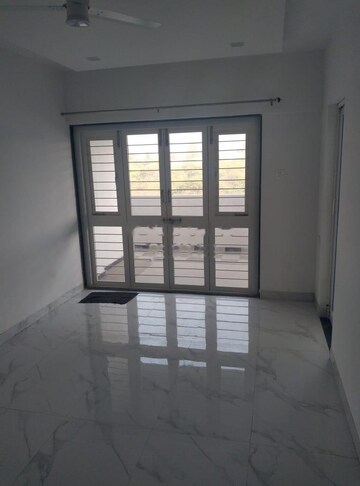 Room in 2 BHK Apartment at Suvan Shades, Mundhwa – for Rent