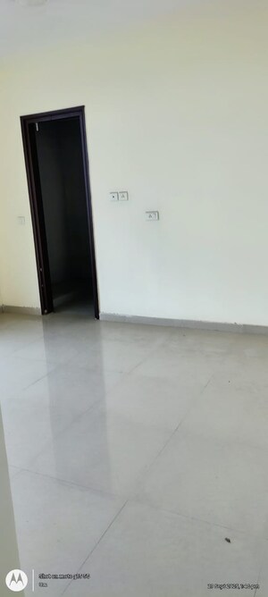 Room in 2 BHK Apartment at Omaxe Residency, Gomti Nagar – for Sale
