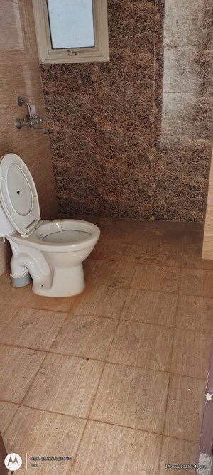 Bathroom in 2 BHK Apartment at Omaxe Residency, Gomti Nagar – for Sale