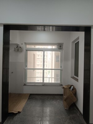 Room in 2 BHK Apartment at Kalpataru Radiance, Goregaon West – for Rent