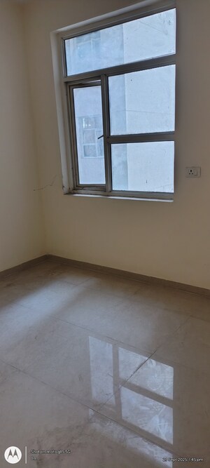 Room in 3 BHK Apartment at Omaxe Residency, Gomti Nagar – for Sale