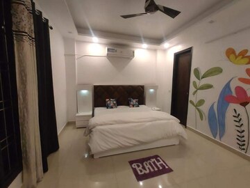 Bedroom in 3 BHK Builder Floor at Saket – for Rent