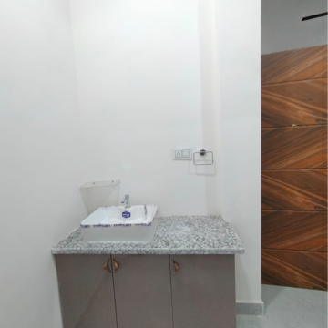 Bathroom in 2.5 BHK Villa at Sector 23a – for Rent