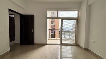 Room in 2.5 BHK Apartment at Arihant Arden, Sector 1 Greater Noida – for Sale