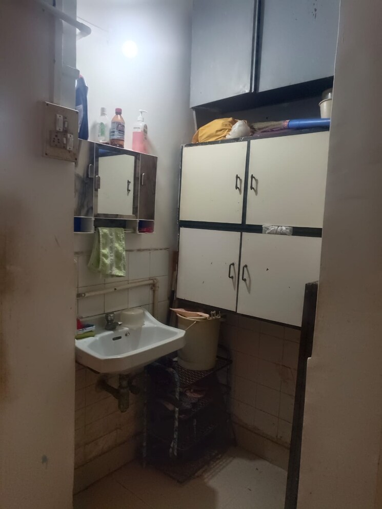 Kitchen, dadar west 1 Bedroom 550 Sq.Ft. Apartment In Dadar West Mumbai 9253140