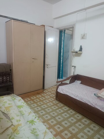 Bedroom in 1 BHK Apartment at Dadar West – for Rent