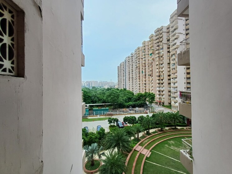 Balcony, mahagun-mywoods 3 Bedroom 1520 Sq.Ft. Apartment In Sector 16c Greater Noida Greater Noida 9253186