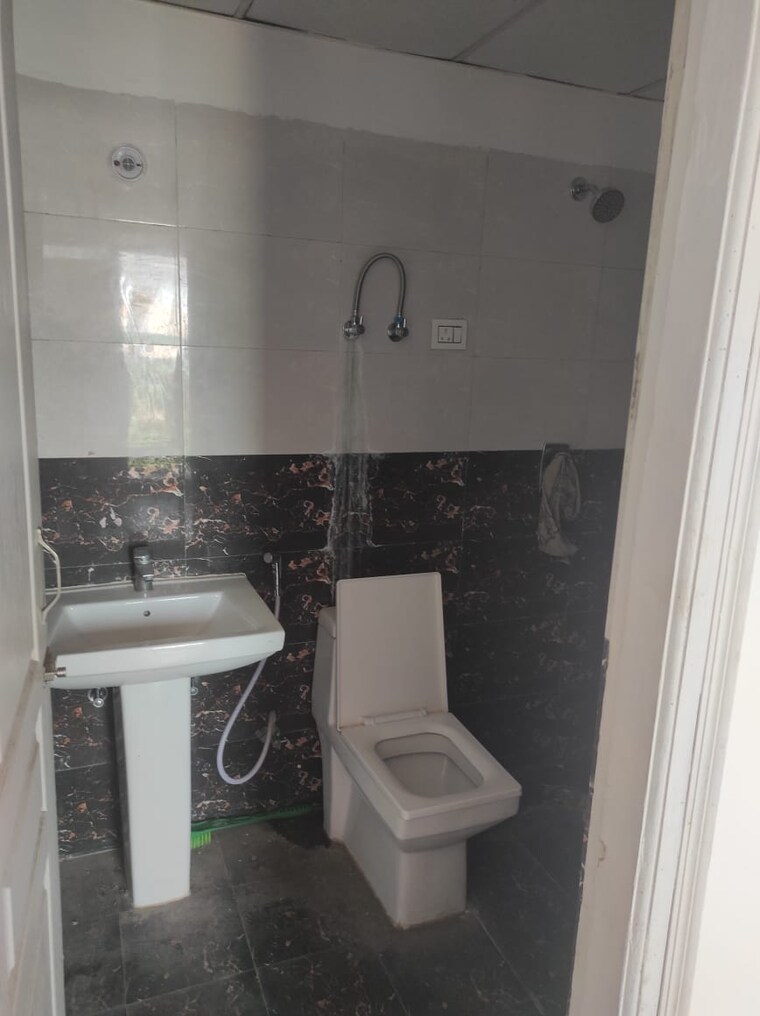 Attached Bathroom, migsun-ultimo 2.5 Bedroom 1150 Sq.Ft. Apartment In Omicron Iii Greater Noida Greater Noida 9253189