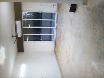 Room in 2.5 BHK Apartment at Emaar Emerald Floors, Sector 65 – for Rent