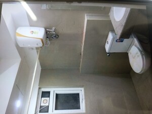 Furnished Amenities in 2.5 BHK Apartment at Emaar Emerald Floors, Sector 65 – for Rent