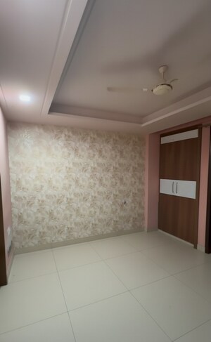 Room in 2 BHK Builder Floor at Amolik Residency, Sector 86 – for Rent