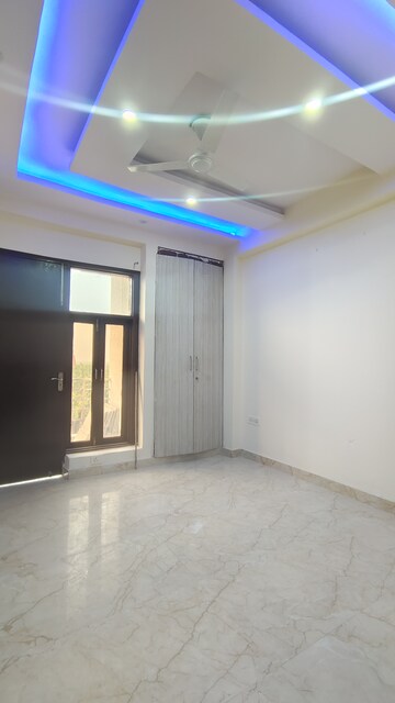 Room in 2 BHK Builder Floor at Palm Residency Chhatarpur, Chattarpur – for Rent