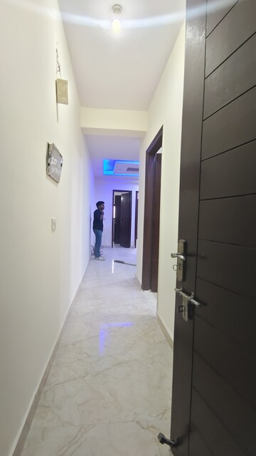 Building Lobby in 2 BHK Builder Floor at Palm Residency Chhatarpur, Chattarpur – for Rent