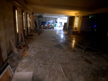 Parking in 3 BHK Builder Floor at Hauz Khas – for Sale