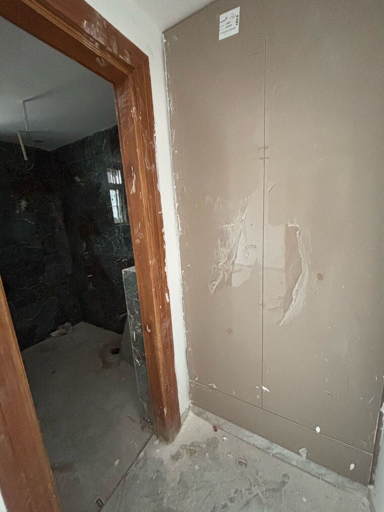 Bathroom, sainik colony 3 Bedroom 166 Sq.Yd. Builder Floor In Sainik Colony Faridabad 9253285