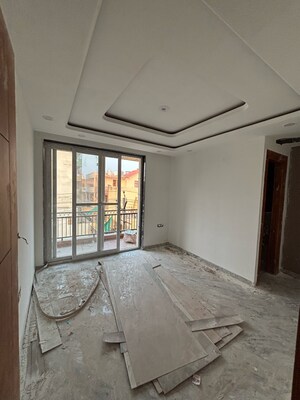 Room in 3 BHK Builder Floor at Sainik Colony – for Sale