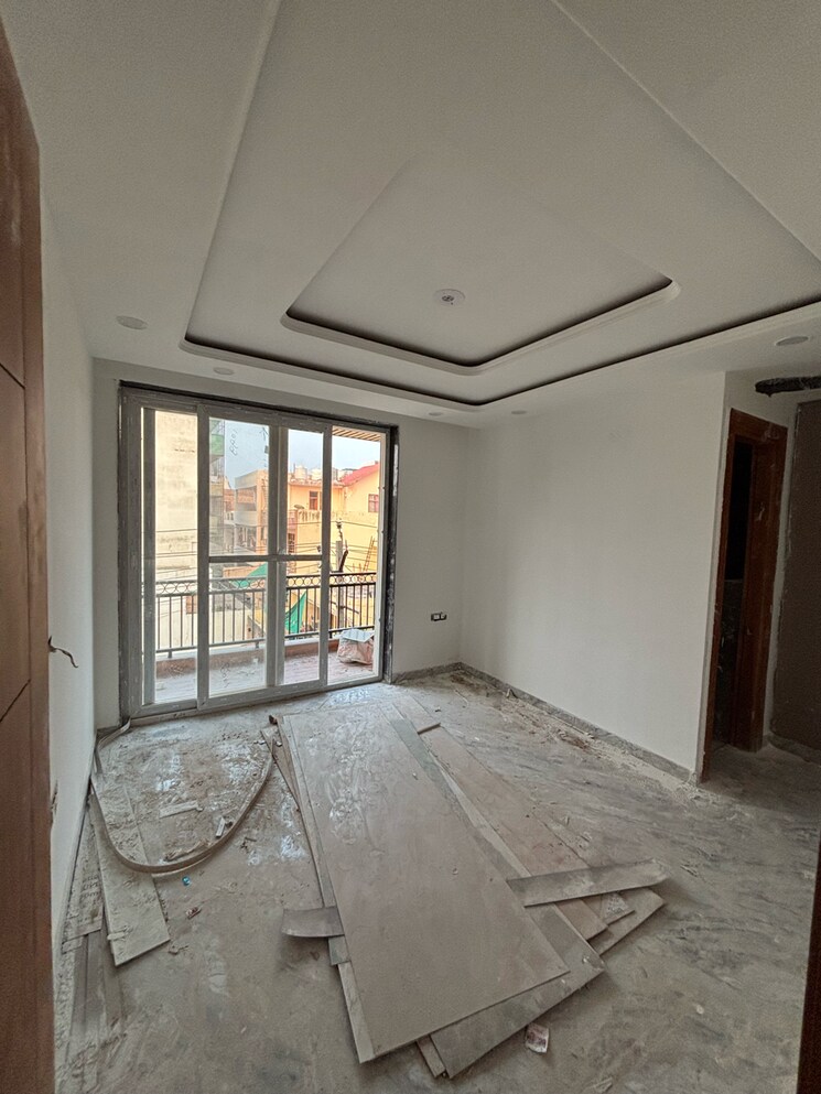 Room, sainik colony 3 Bedroom 166 Sq.Yd. Builder Floor In Sainik Colony Faridabad 9253285