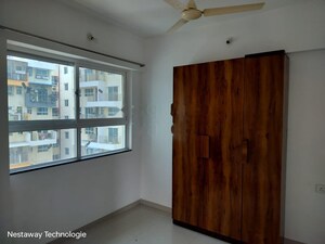 Room in 4 BHK Apartment at Somani Dream Home, Punawale – for Rent