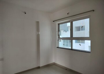 Room in 4 BHK Apartment at Somani Dream Home, Punawale – for Rent