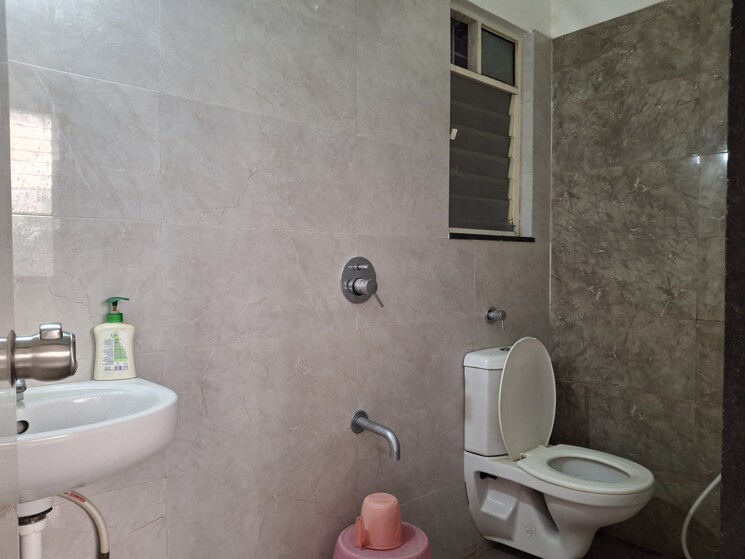 Bathroom, mahesh-el-regalo 2 Bedroom 680 Sq.Ft. Apartment In Undri Pune 9204205