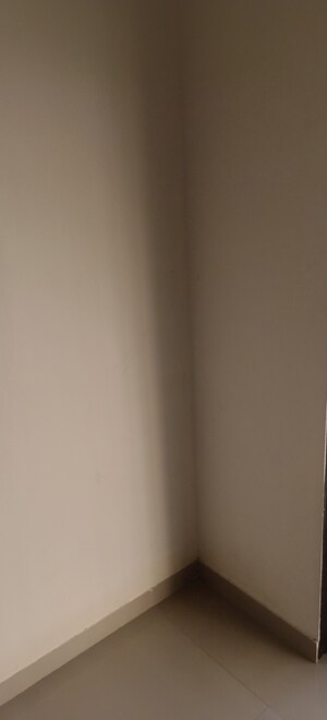 Room in 1 BHK Apartment at Navkar Tower Part 1, Naigaon East – for Rent