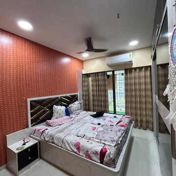 Bedroom in 2 BHK Apartment at Malad East – for Rent