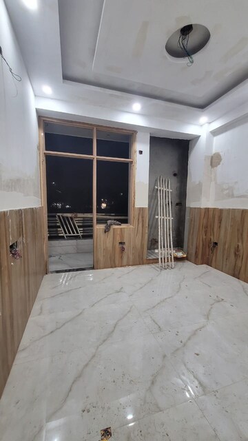 Room in 1 BHK Apartment at Dilshad Colony – for Sale