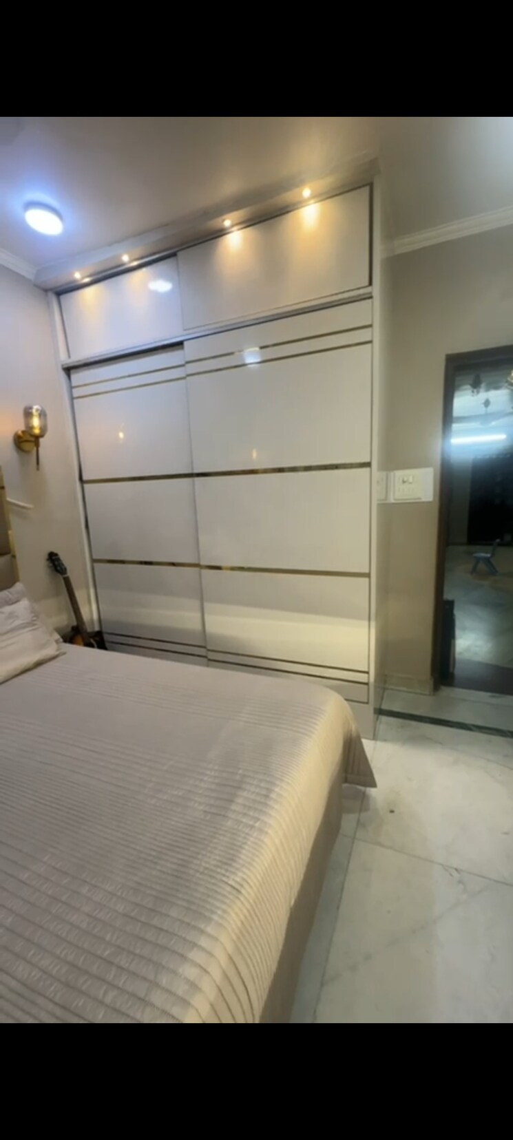 Bedroom, anand vihar 4 Bedroom 2890 Sq.Ft. Builder Floor In Anand Vihar Delhi 9253501