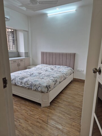 Bedroom in 2 BHK Apartment at Red Rose CHS 1, Andheri West – for Rent