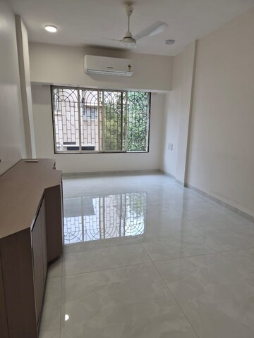 Room in 2 BHK Apartment at Red Rose CHS 1, Andheri West – for Rent
