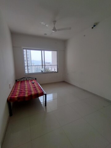 Room in 3 BHK Apartment at Godrej Elements, Hinjewadi – for Rent