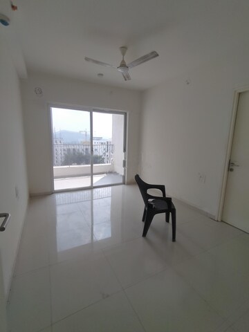Room in 3 BHK Apartment at Godrej Elements, Hinjewadi – for Rent