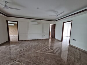 Room in 4 BHK Apartment at Dwarkadhis City, Sector 23 – for Rent